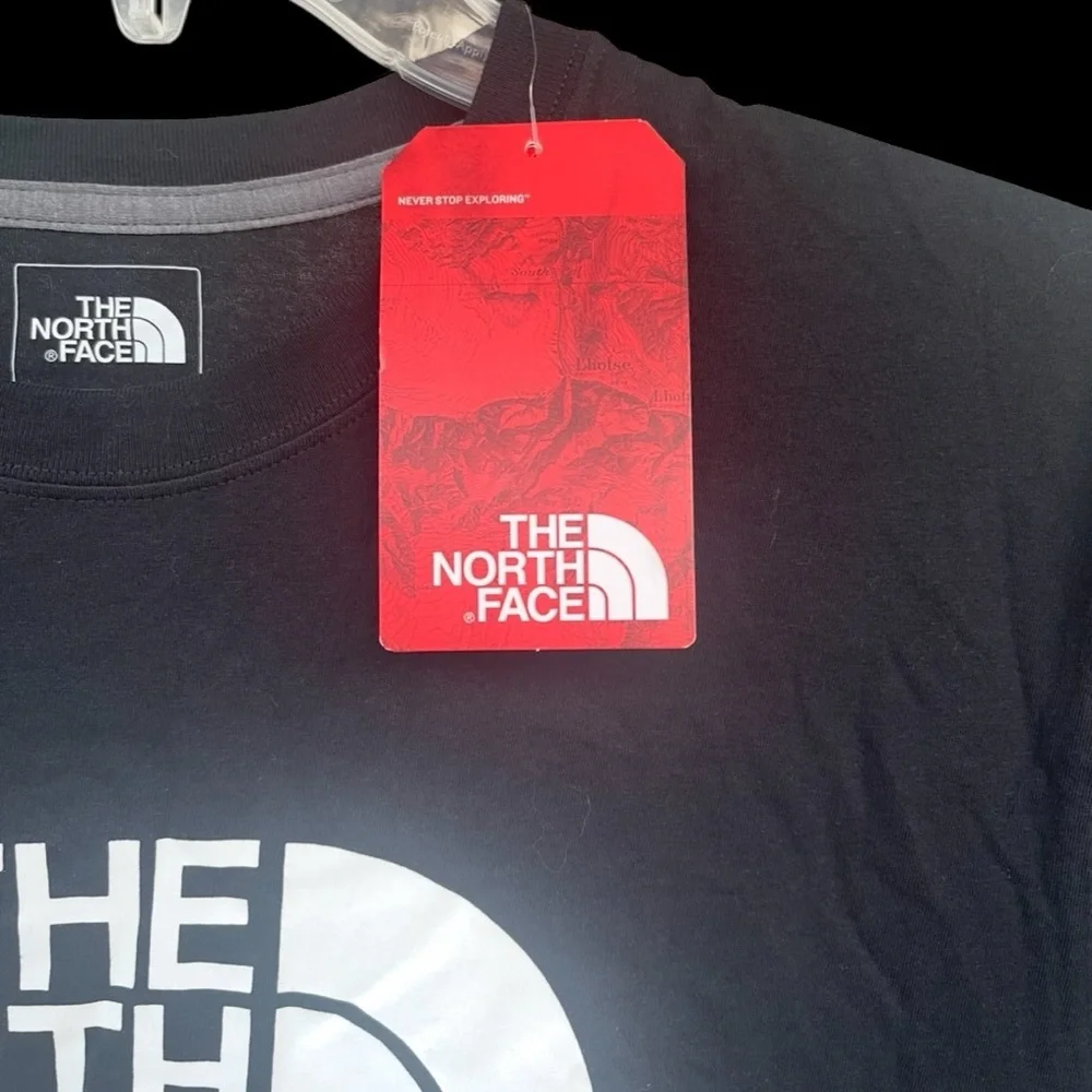 The North Face Black T-Shirt size Large NWT